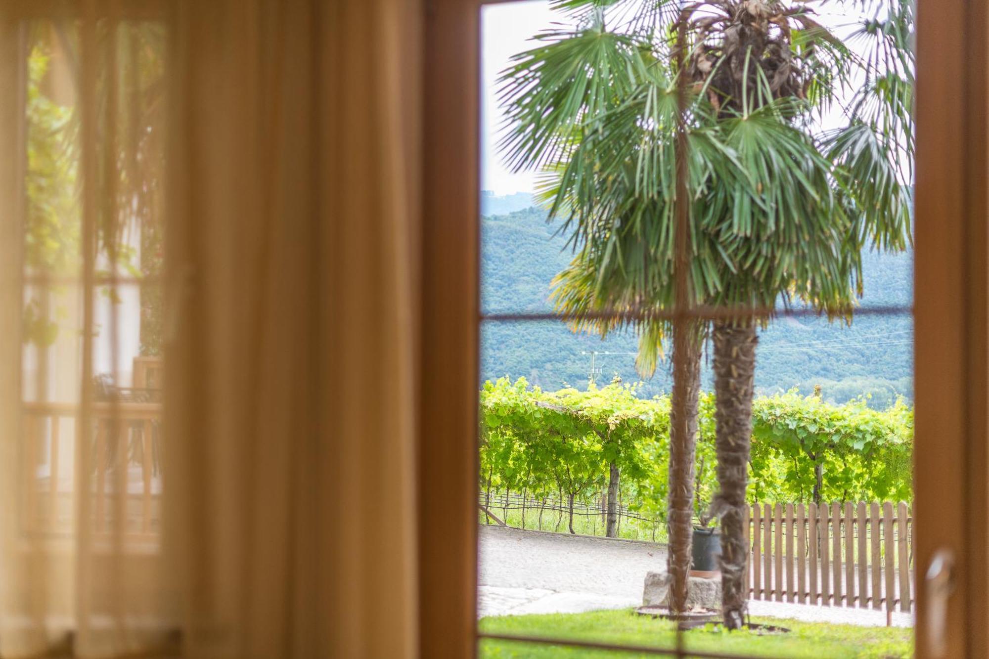 Weinhof Am See Caldaro Luaran gambar