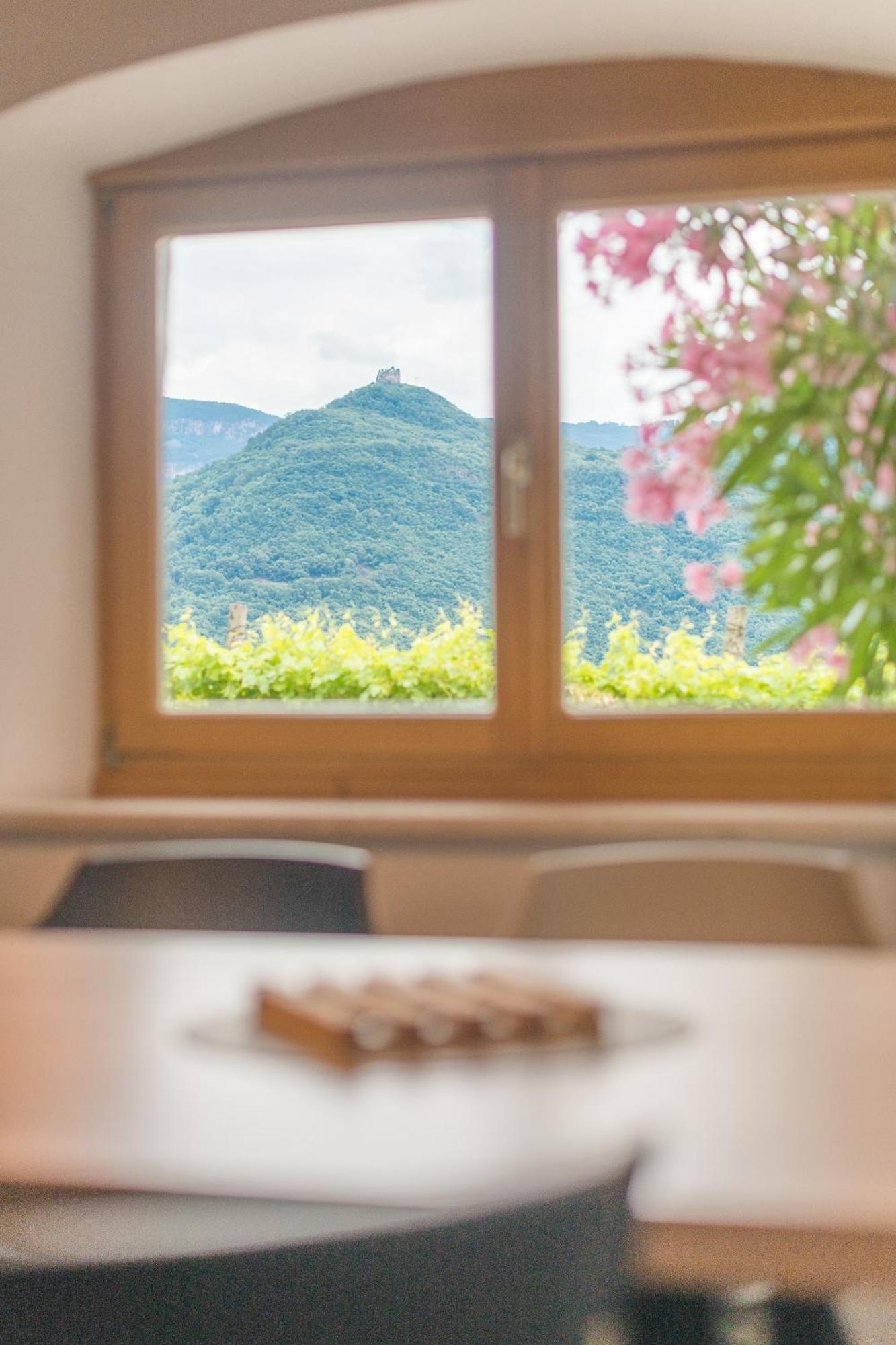 Weinhof Am See Caldaro Luaran gambar