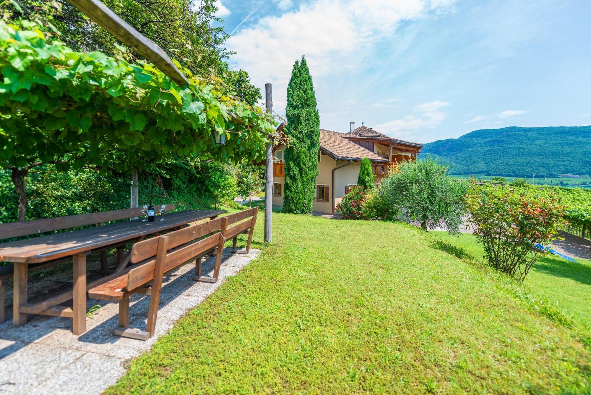 Weinhof Am See Caldaro Luaran gambar